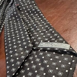 Beautiful hand made Daniel Cremieux signature collection black and grey GeoTie